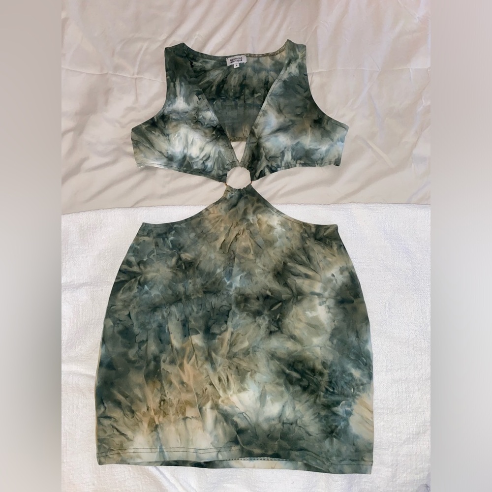 Beginning Boutique women’s cutout dress